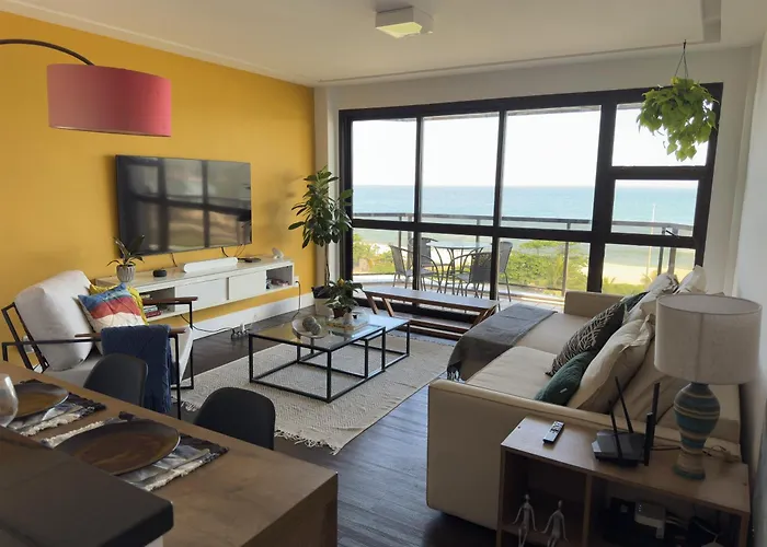 A Modern Paradise By The Seaside